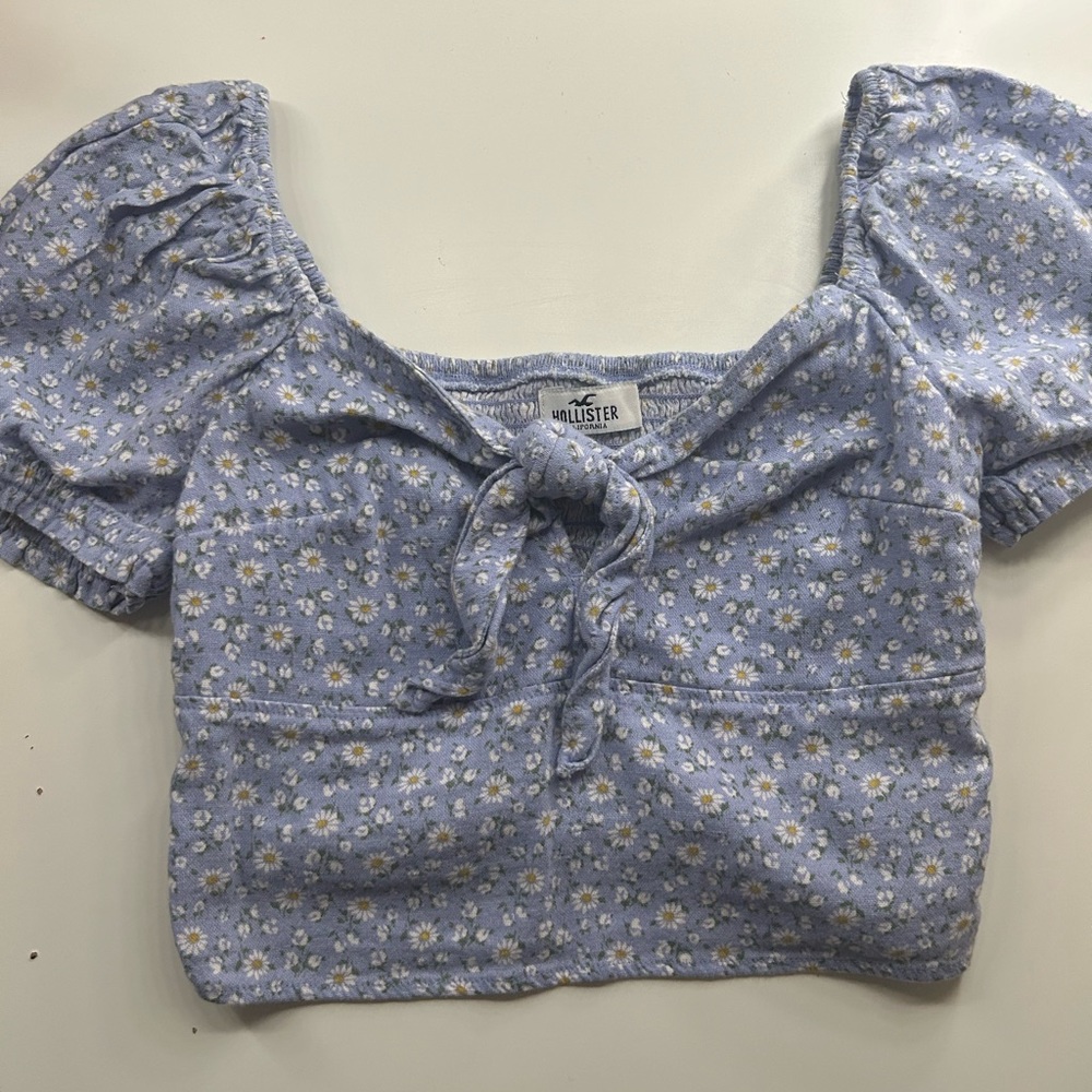 XS hollister crop
